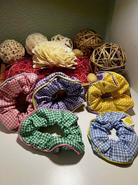 Karo Scrunchie